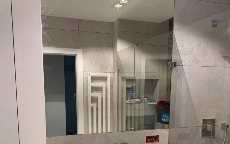 lustro w łazience
